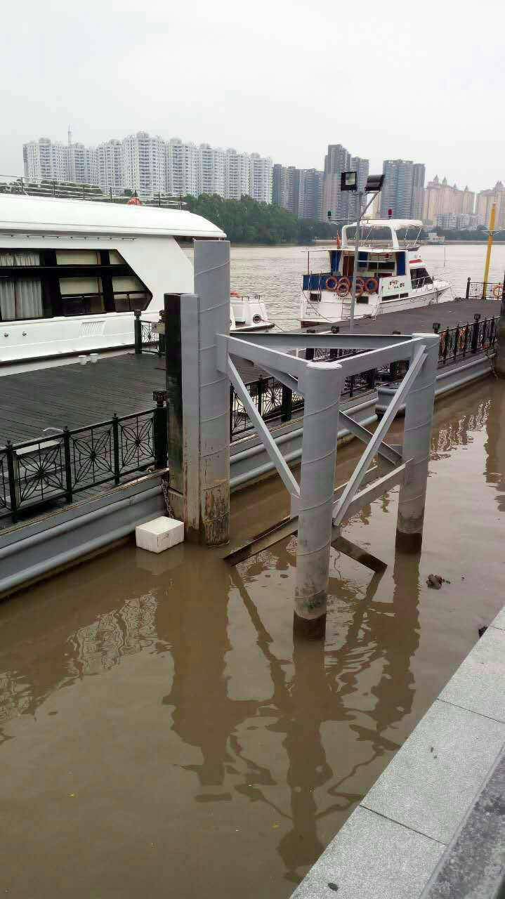 混凝土浮動防波堤